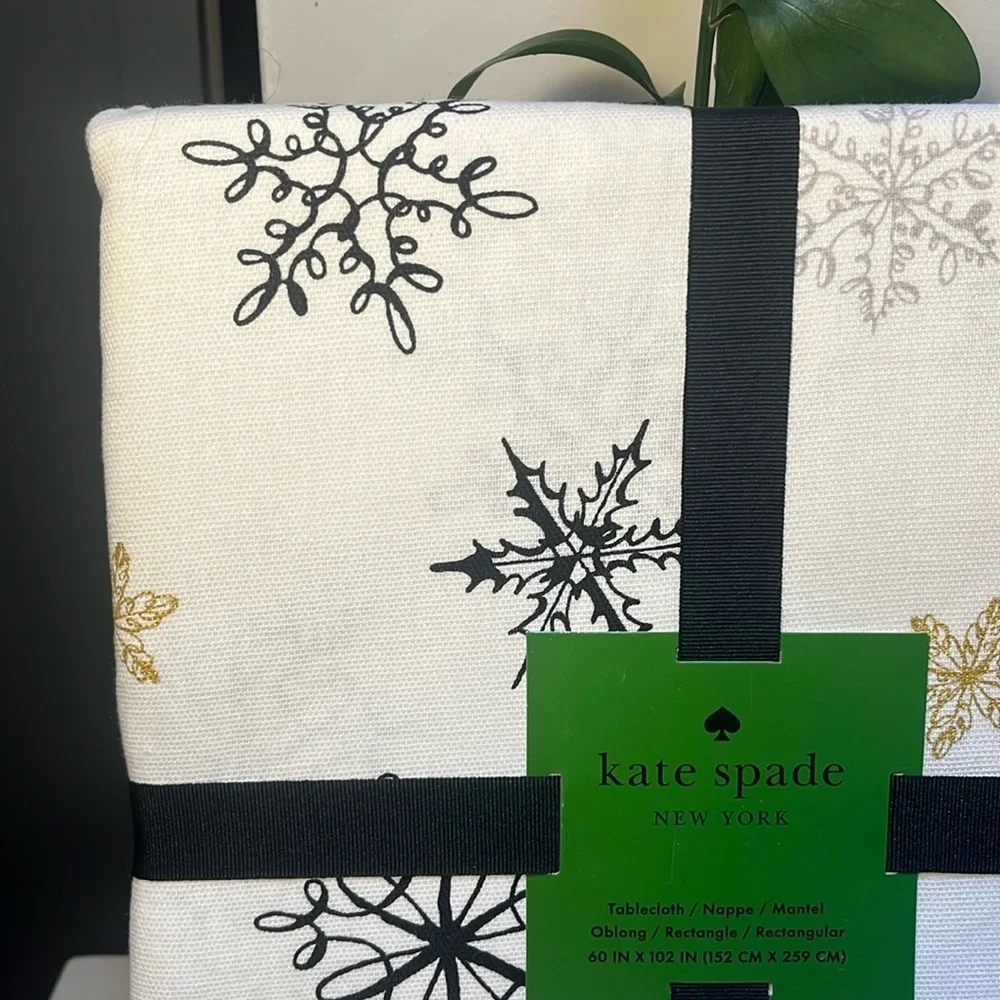 Kate Spade Snowflake Tablecloth 60 x 102 White w/ Black & Gold/Silver Cotton NWT